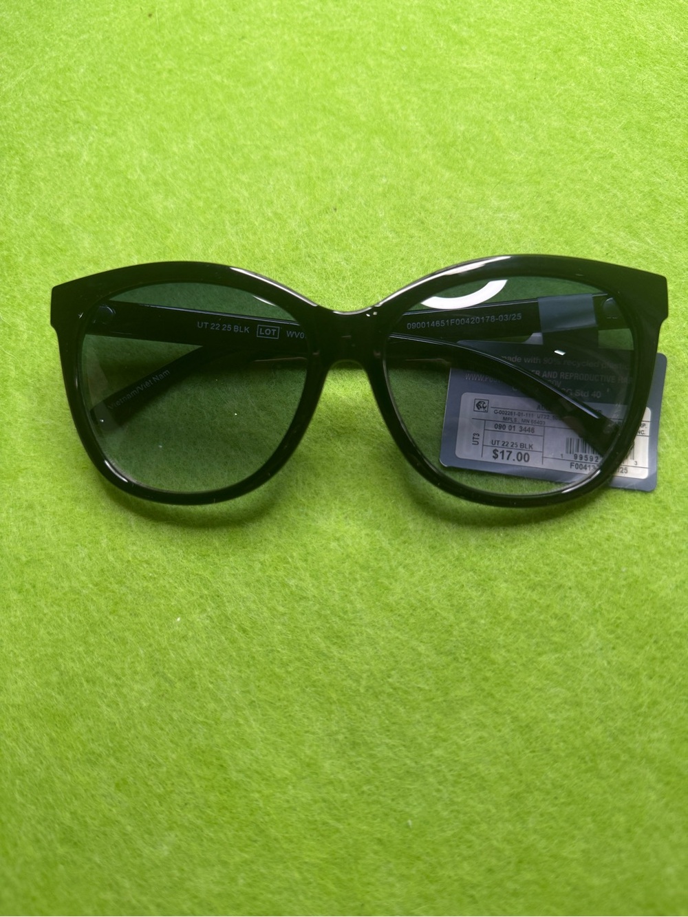Universal Thread Black Round Cat-Eye Sunglasses